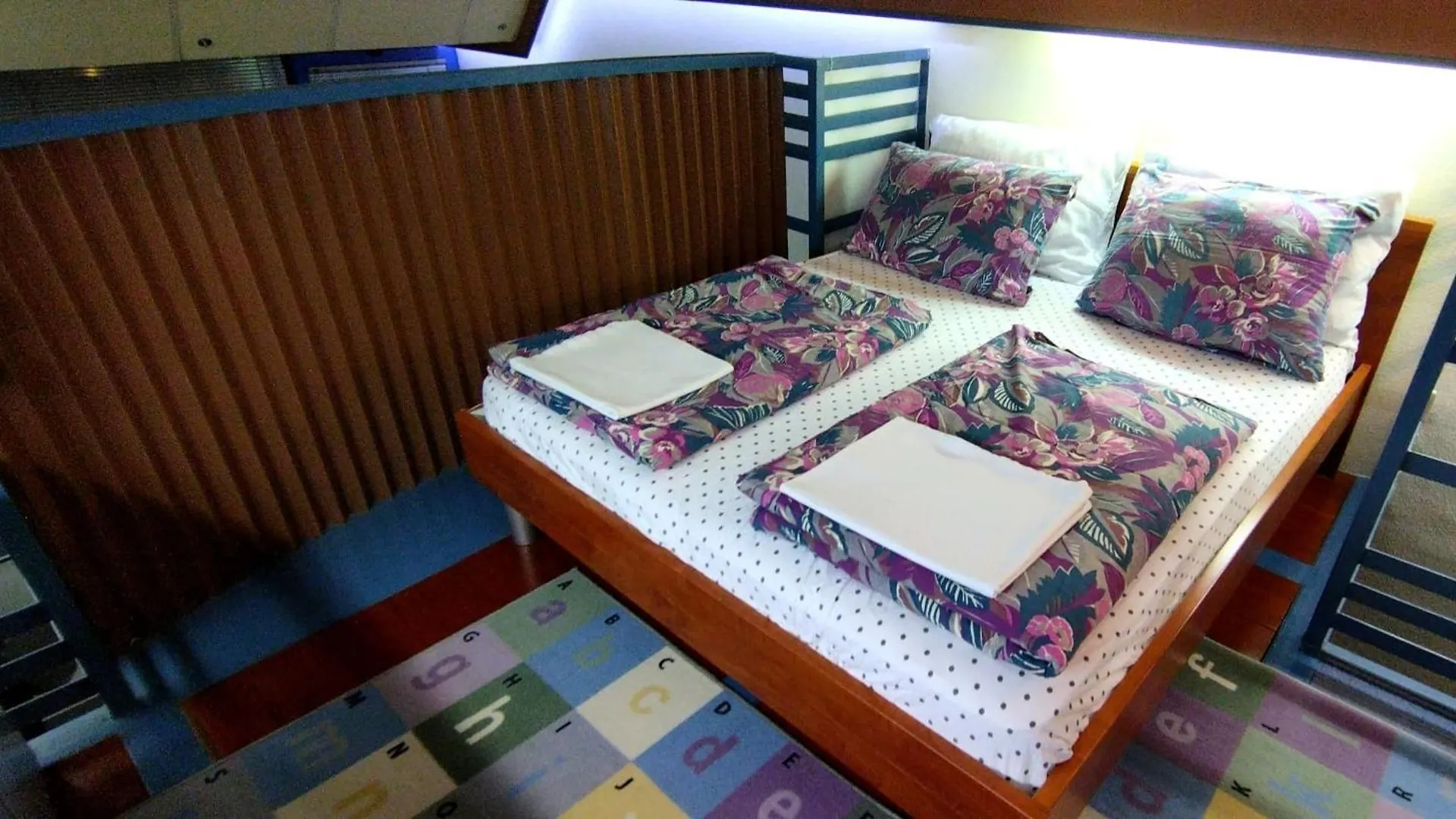Apartments With Wifi Split - 19703 Croatia